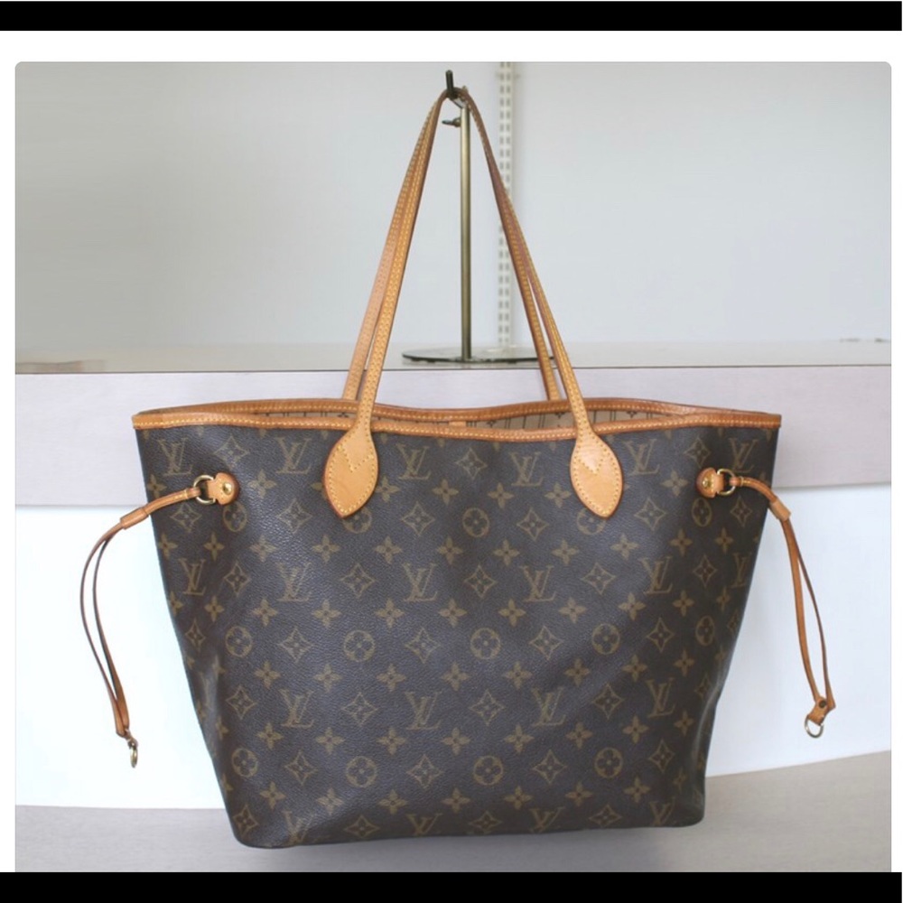 Authentic Louis Vuitton Neverfull MM Monogram